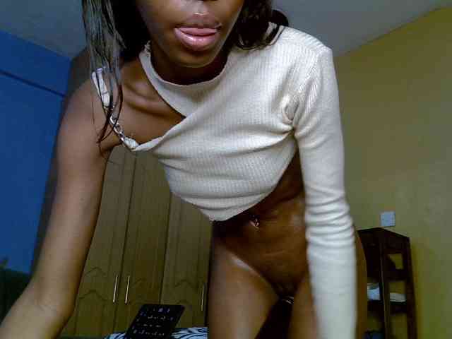 LittleMisscharming webcam