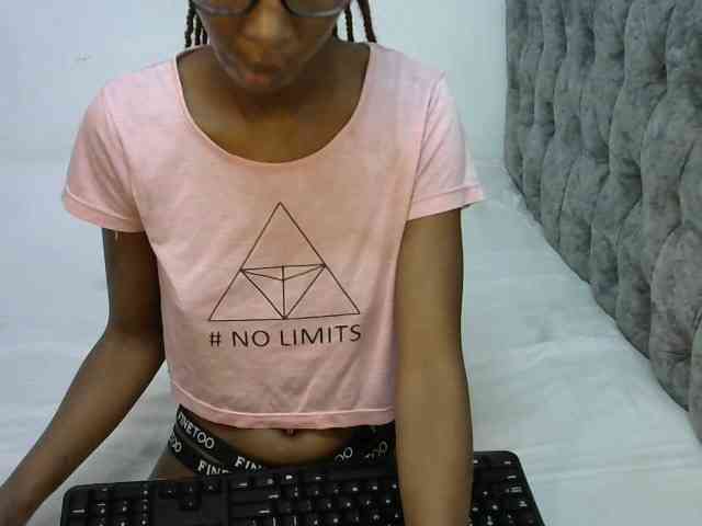 LittleMisscharming webcam