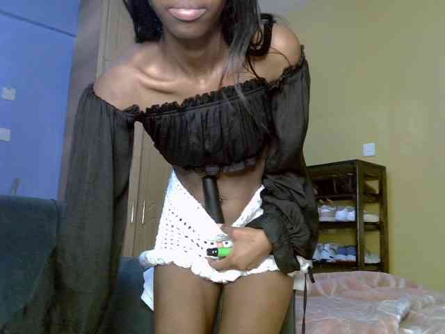 LittleMisscharming webcam