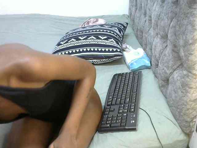 LittleMisscharming webcam