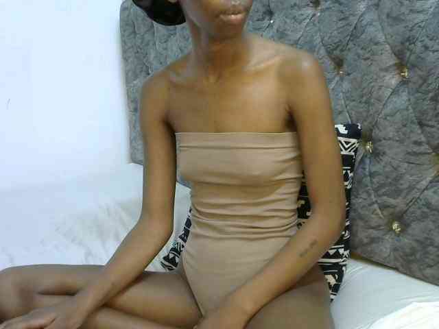 LittleMisscharming webcam
