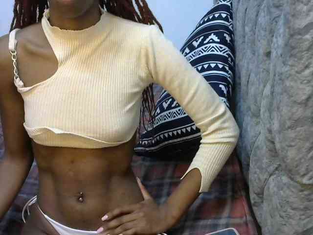 LittleMisscharming webcam