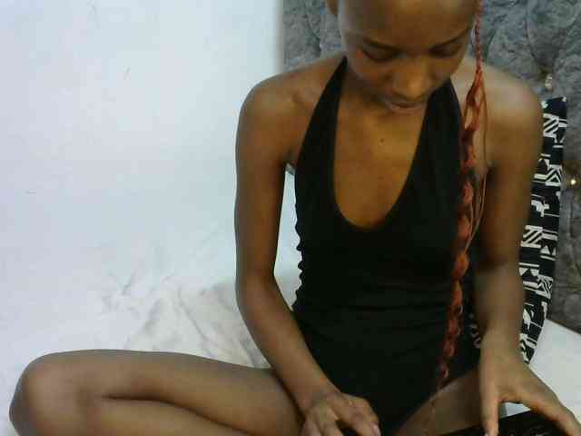 LittleMisscharming webcam