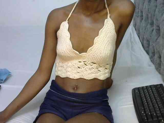 LittleMisscharming webcam