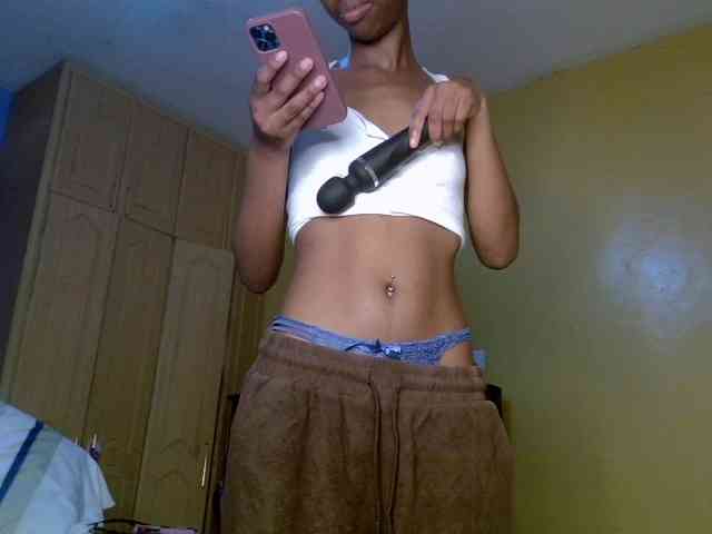LittleMisscharming webcam