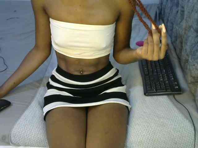 LittleMisscharming webcam