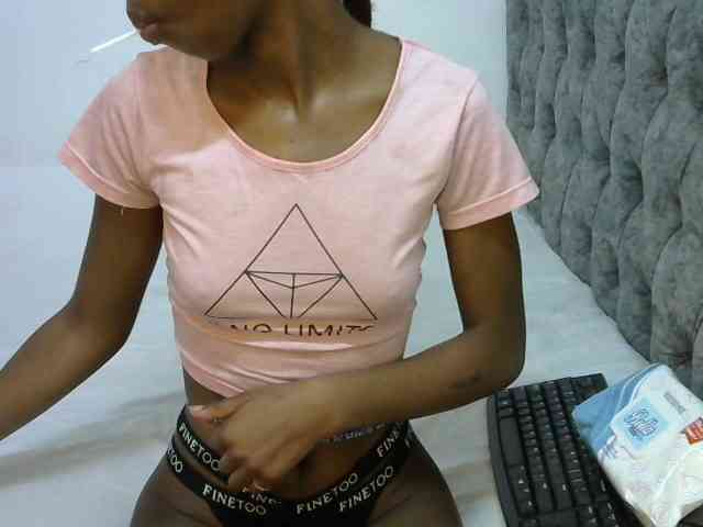 LittleMisscharming webcam