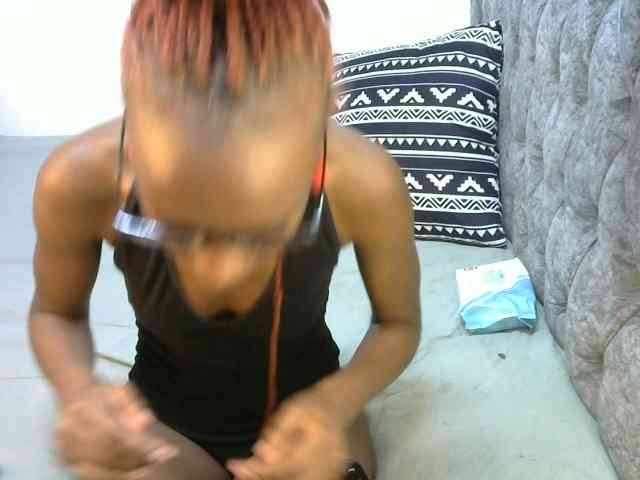 LittleMisscharming webcam