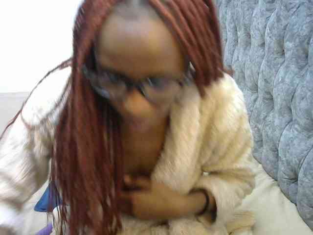 LittleMisscharming webcam