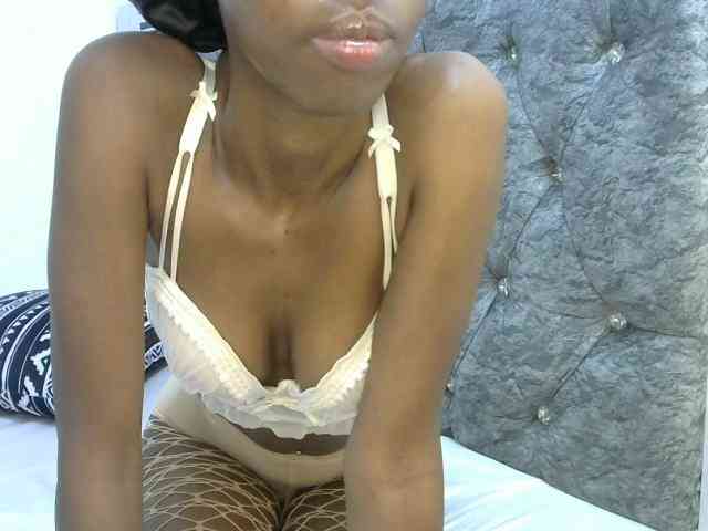 LittleMisscharming webcam