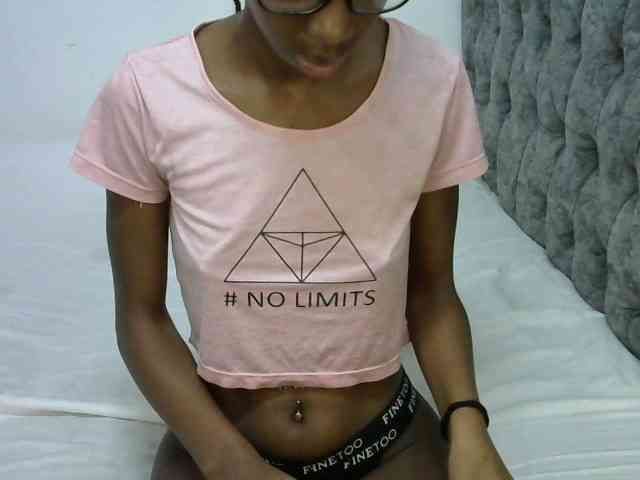 LittleMisscharming webcam