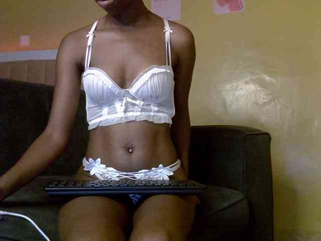 LittleMisscharming webcam