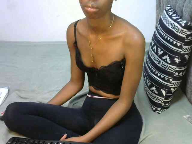 LittleMisscharming webcam