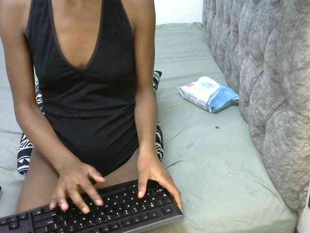 LittleMisscharming webcam