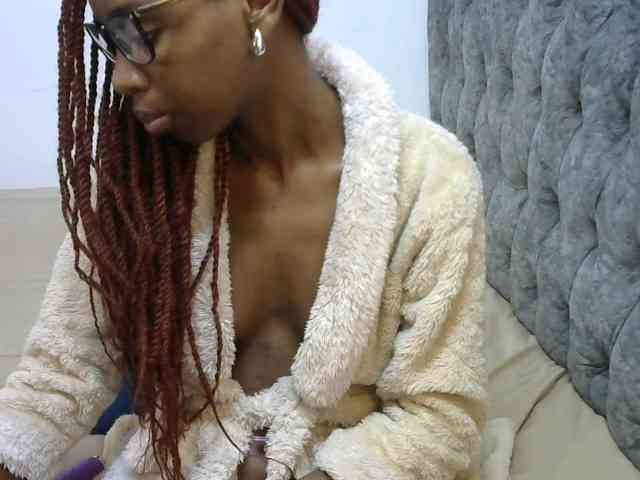 LittleMisscharming webcam