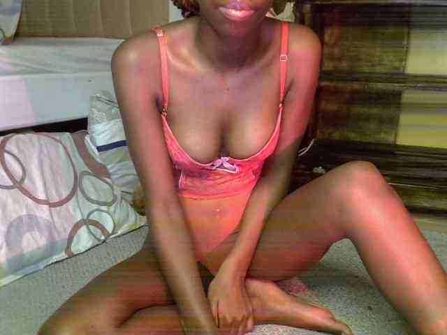 LittleMisscharming webcam