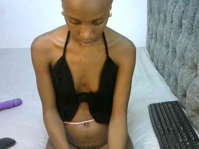 LittleMisscharming webcam