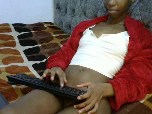 LittleMisscharming webcam