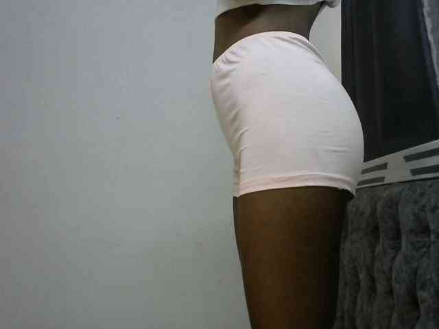 LittleMisscharming webcam