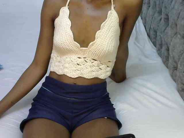 LittleMisscharming webcam