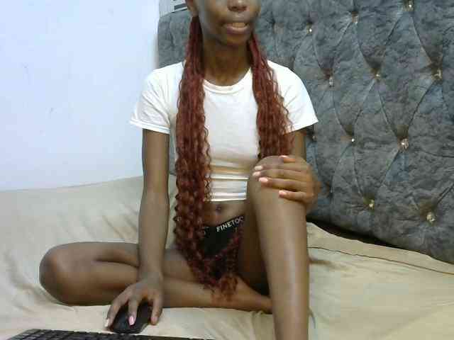 LittleMisscharming webcam
