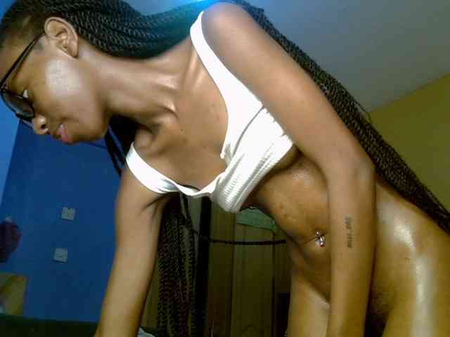 LittleMisscharming webcam