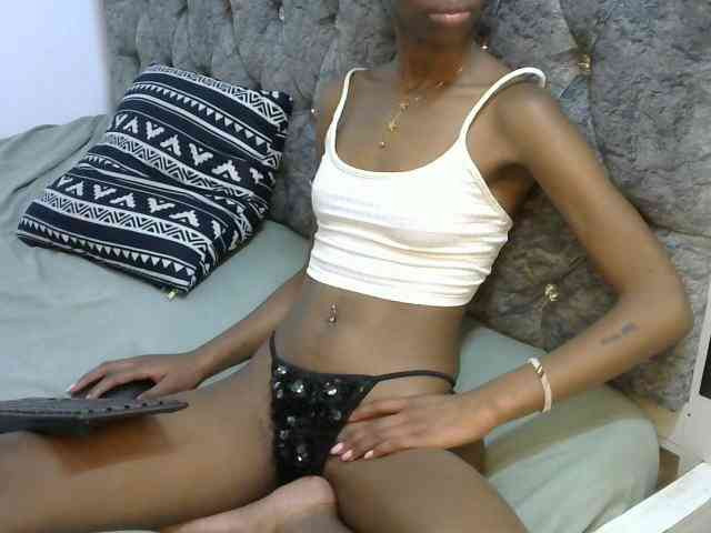 LittleMisscharming webcam