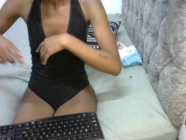 LittleMisscharming webcam