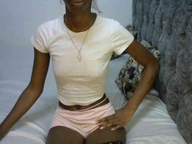 LittleMisscharming webcam
