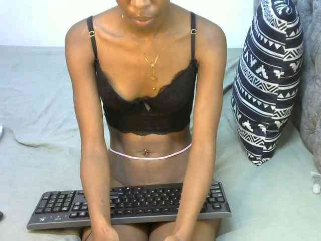 LittleMisscharming webcam
