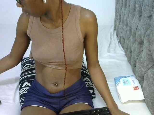 LittleMisscharming webcam