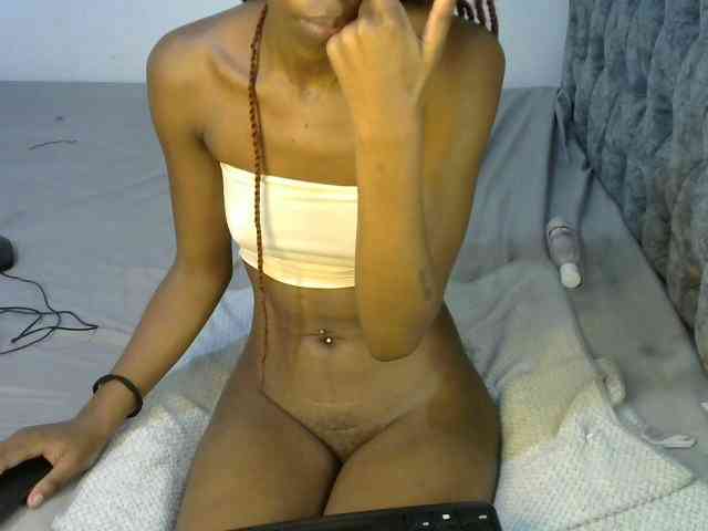 LittleMisscharming webcam