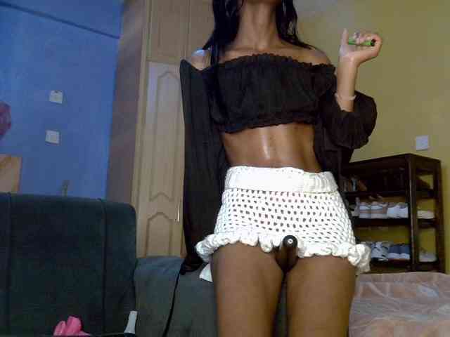 LittleMisscharming webcam