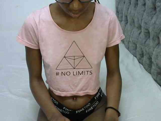 LittleMisscharming webcam