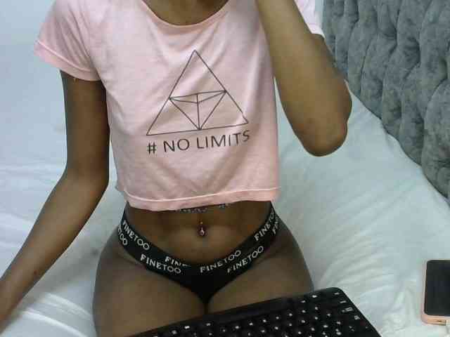 LittleMisscharming webcam