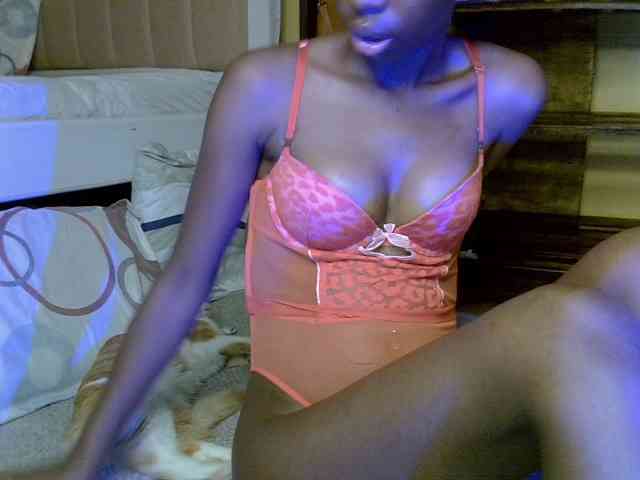 LittleMisscharming webcam