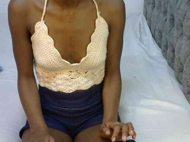 LittleMisscharming webcam