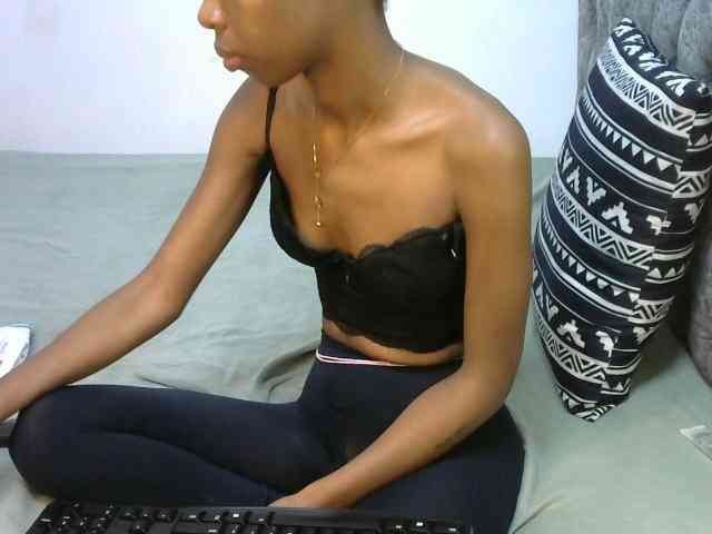 LittleMisscharming webcam