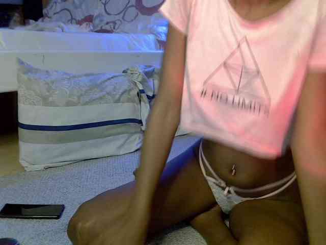 LittleMisscharming webcam