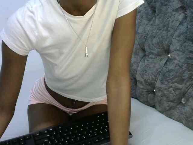 LittleMisscharming webcam