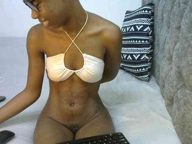 LittleMisscharming webcam