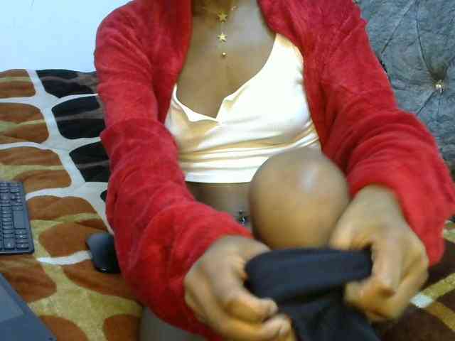 LittleMisscharming webcam