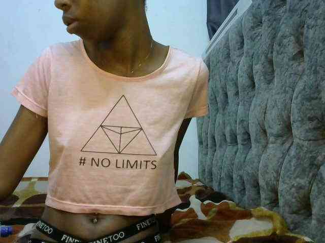 LittleMisscharming webcam