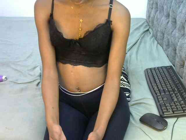LittleMisscharming webcam