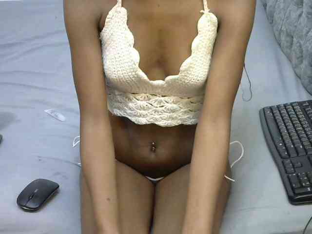 LittleMisscharming webcam