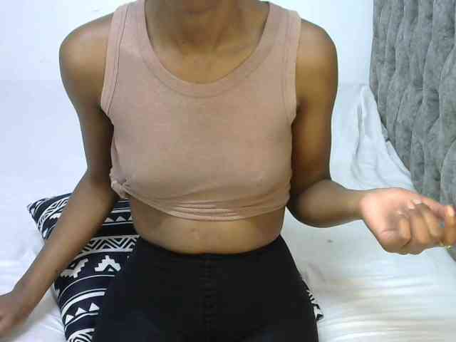 LittleMisscharming webcam
