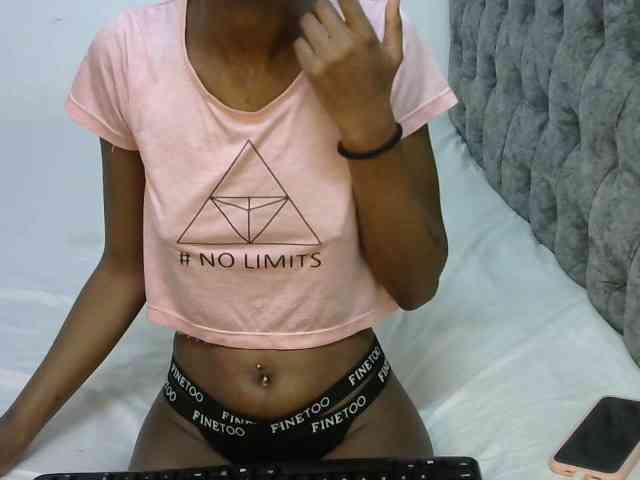 LittleMisscharming webcam