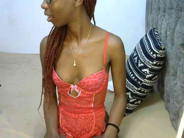 LittleMisscharming webcam