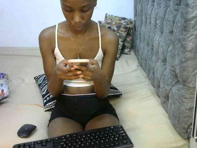 LittleMisscharming webcam