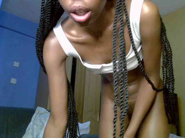 LittleMisscharming webcam